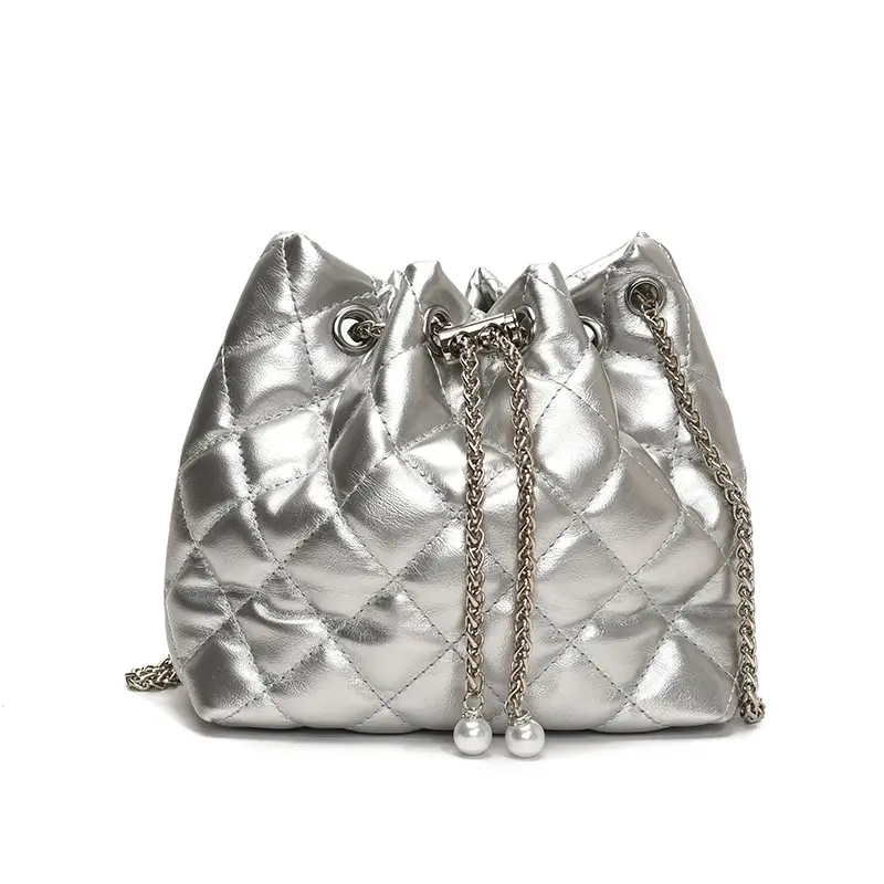 Black Diamond Chain Bucket Bag for Women 2025 - Image 5