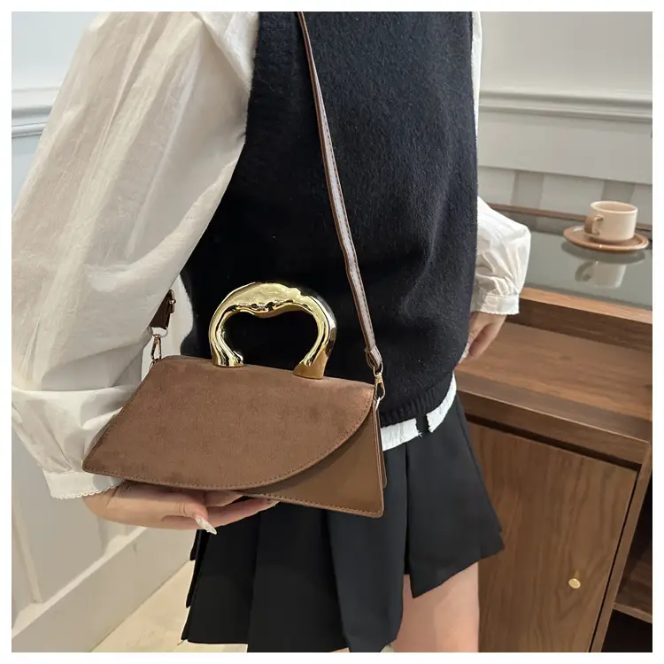 Luxury Gold Handle Shoulder Bag for Women — feature 14