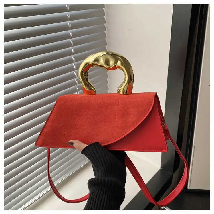 Luxury Gold Handle Shoulder Bag for Women - Image 4