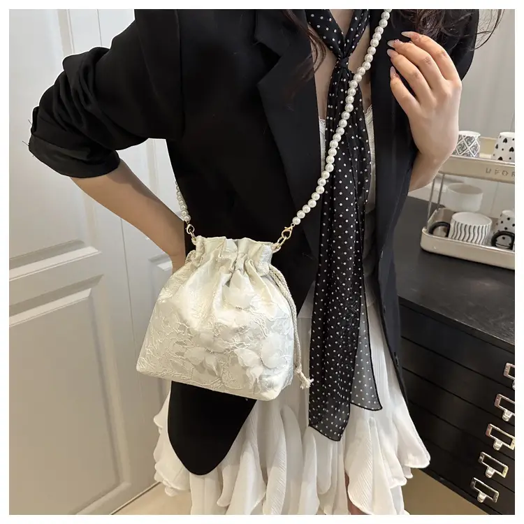 Butterfly Lined Crossbody Bag for Women 2025 — feature 10
