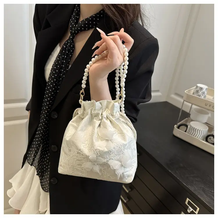 Butterfly Lined Crossbody Bag for Women 2025 — feature 8