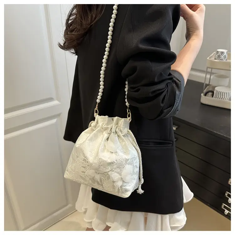 Butterfly Lined Crossbody Bag for Women 2025 — feature 9
