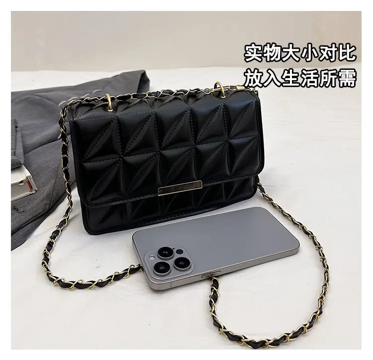 Cream Quilted Chain Shoulder Bag for Women — feature 6