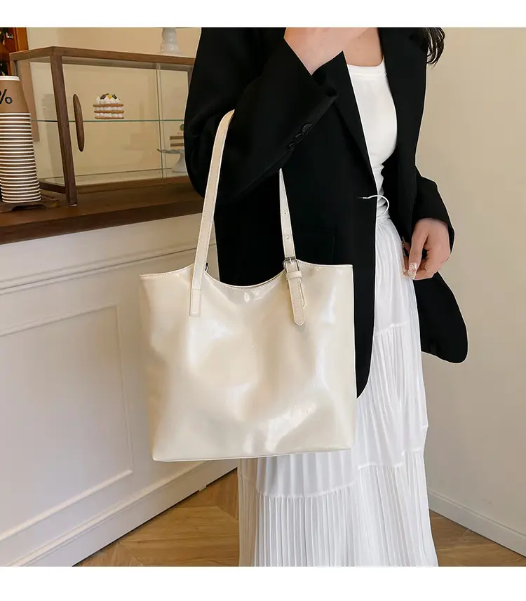Retro Texturous Shoulder Bag 2025 New — feature 1