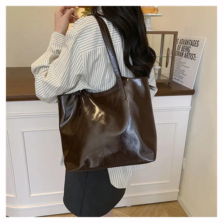 Retro Texturous Shoulder Bag 2025 New — feature 10