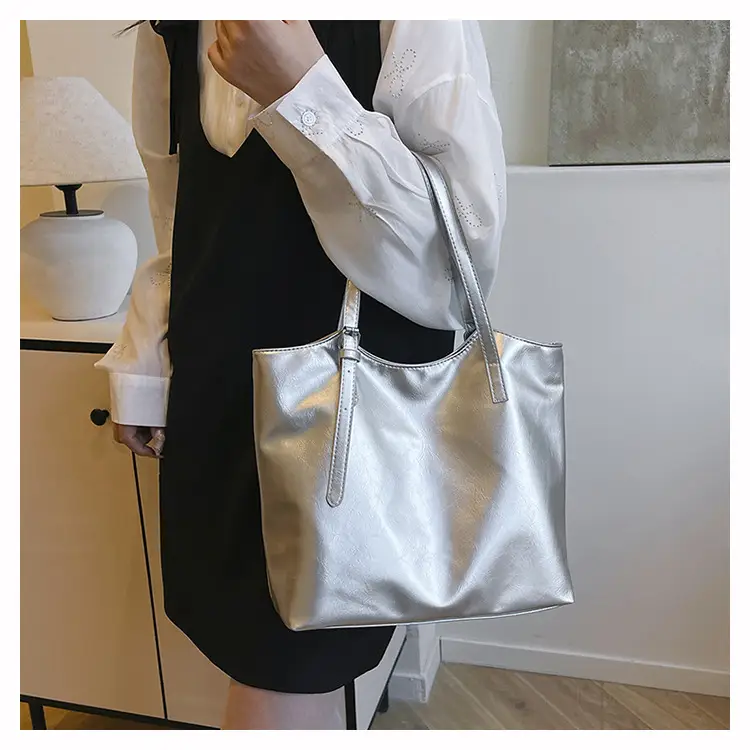 Retro Texturous Shoulder Bag 2025 New — feature 11