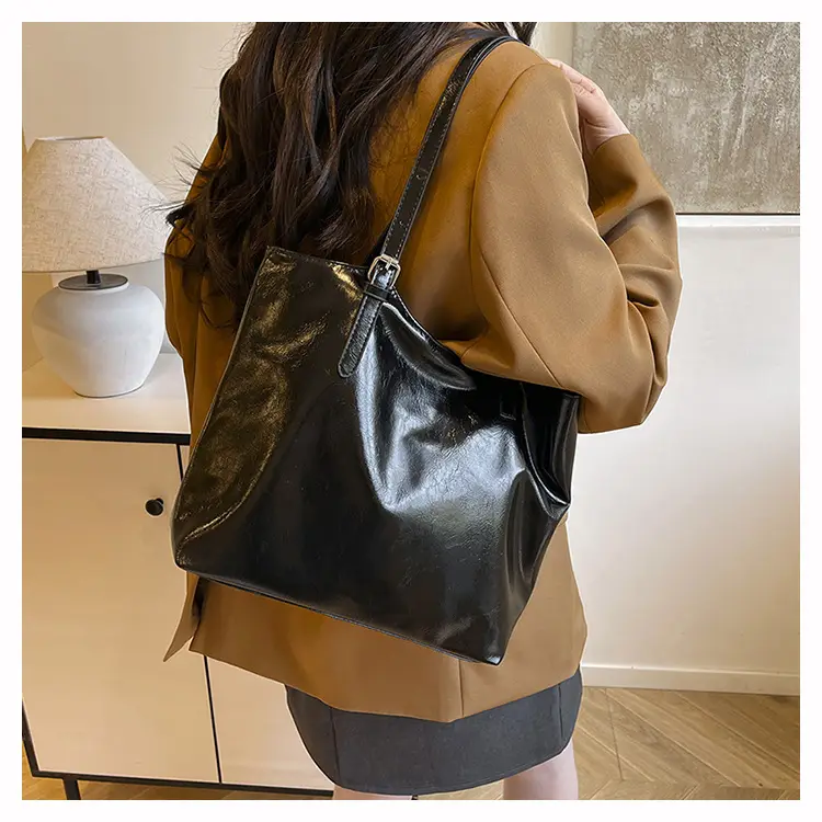 Retro Texturous Shoulder Bag 2025 New — feature 14