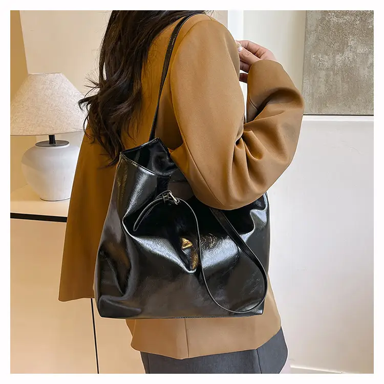 Retro Texturous Shoulder Bag 2025 New — feature 16