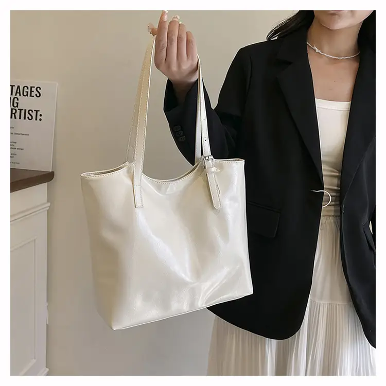 Retro Texturous Shoulder Bag 2025 New — feature 19