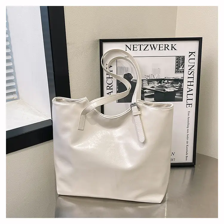 Retro Texturous Shoulder Bag 2025 New — feature 20
