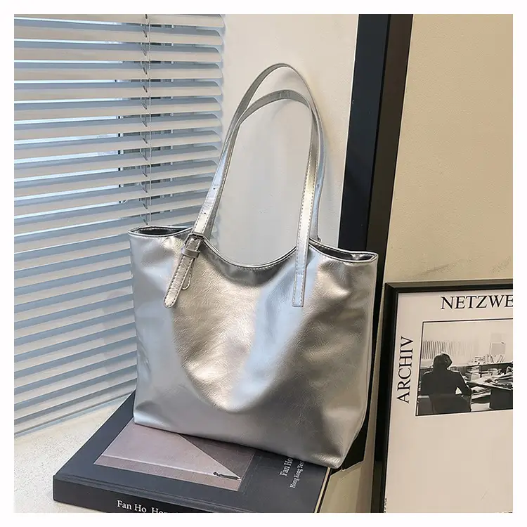 Retro Texturous Shoulder Bag 2025 New — feature 22