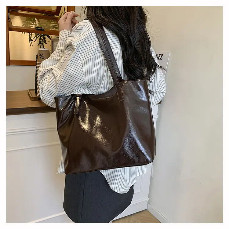 Retro Texturous Shoulder Bag 2025 New — feature 8