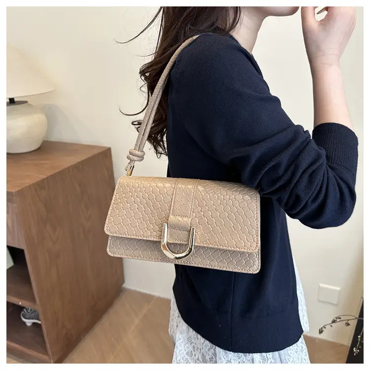Elegant Woven Underarm Bag for Women 2025 — feature 10