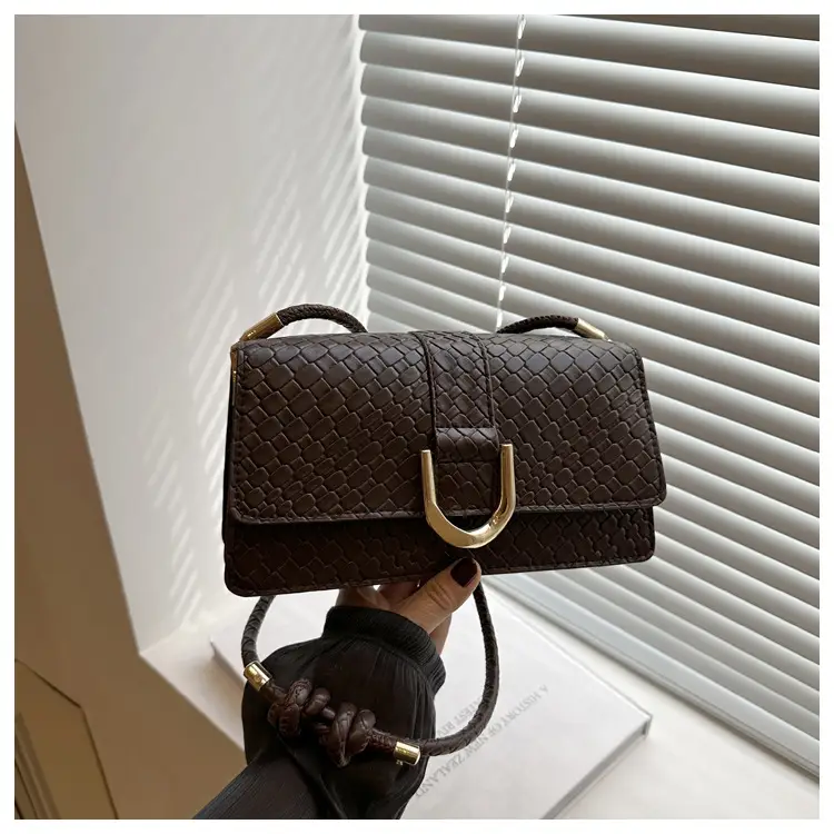 Elegant Woven Underarm Bag for Women 2025 — feature 22