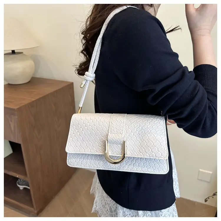 Elegant Woven Underarm Bag for Women 2025 — feature 7