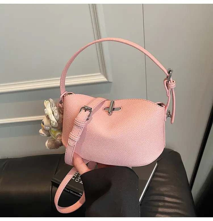 Black Crossbody Bag for Women Spring Summer 2026 — feature 19
