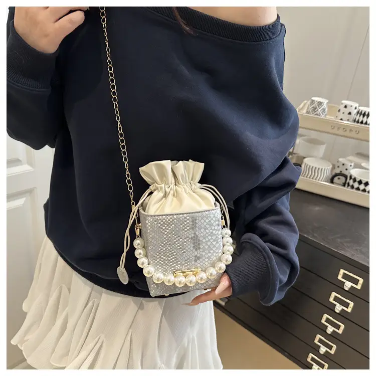 Women's Cream Pearl Chain Shoulder Crossbody Bag — feature 17