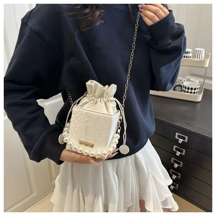 Women's Cream Pearl Chain Shoulder Crossbody Bag — feature 19