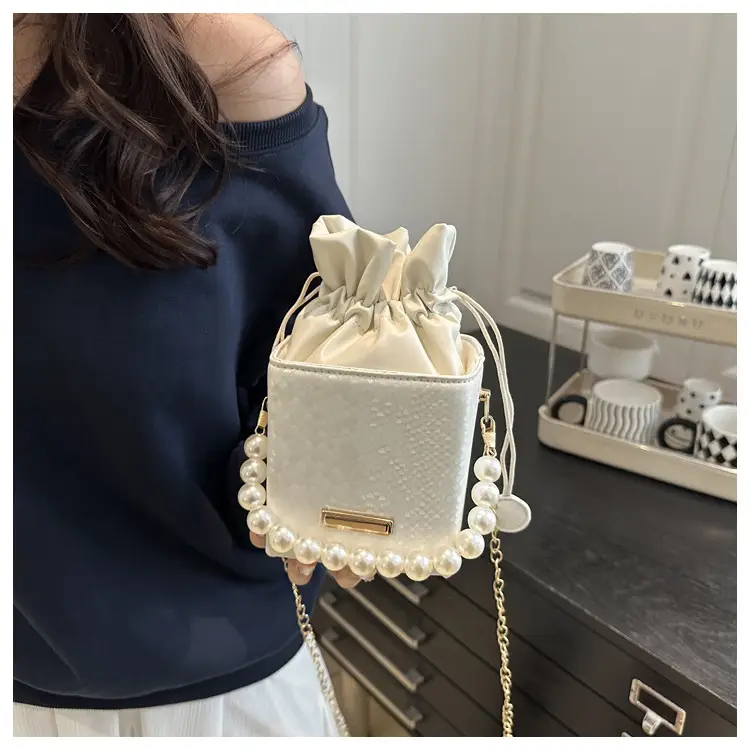 Women's Cream Pearl Chain Shoulder Crossbody Bag — feature 20