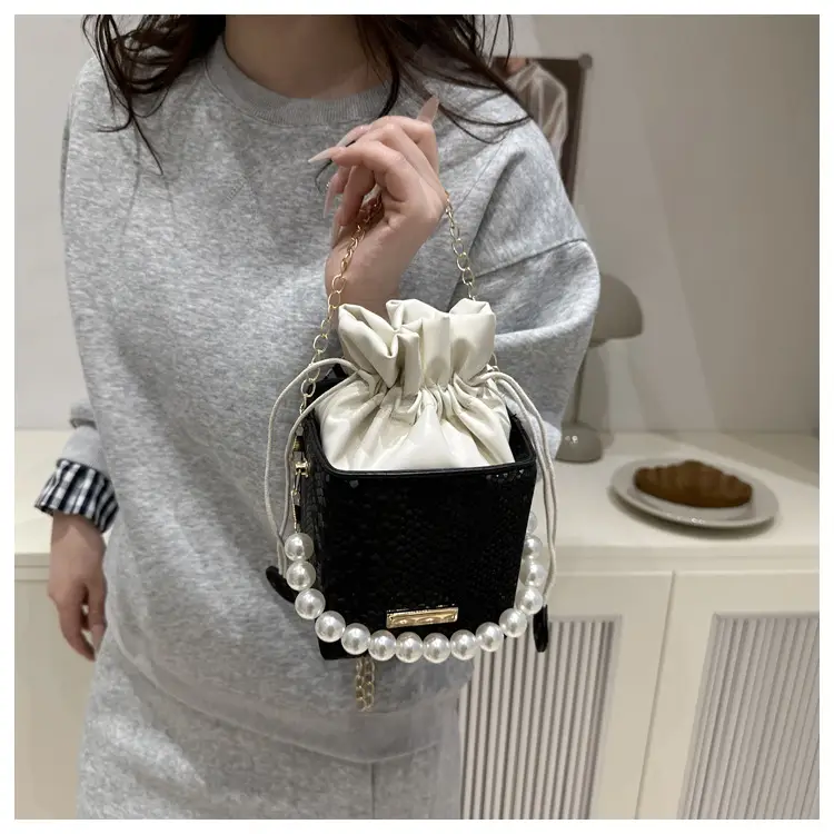 Women's Cream Pearl Chain Shoulder Crossbody Bag — feature 9
