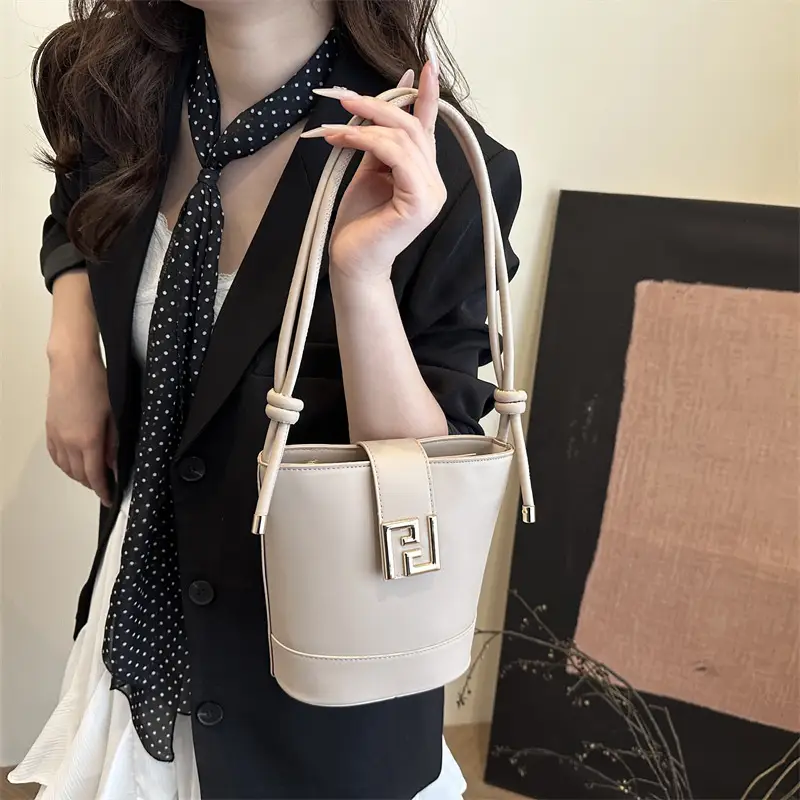Women's 2025 Spring Light Luxury Bucket Bags - Image 8
