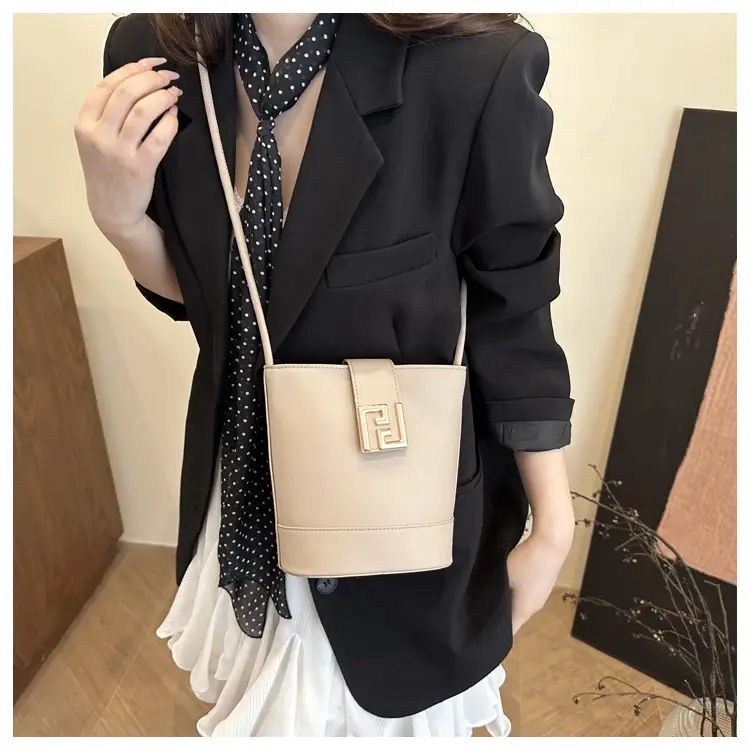 Women's 2025 Spring Light Luxury Bucket Bags — feature 11