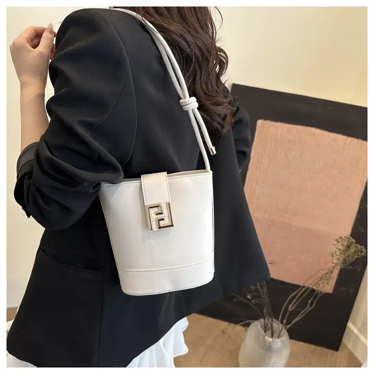 Women's 2025 Spring Light Luxury Bucket Bags — feature 15