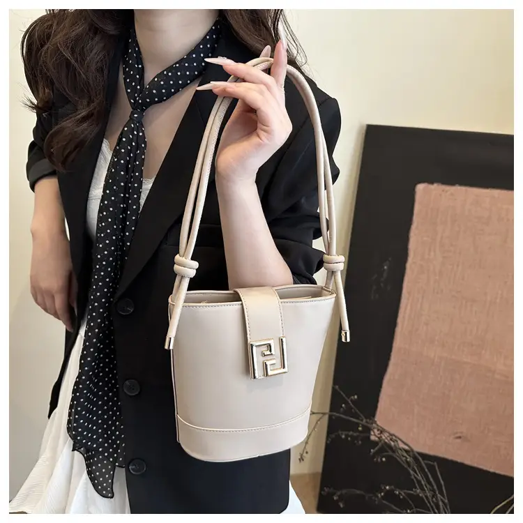 Women's 2025 Spring Light Luxury Bucket Bags — feature 8