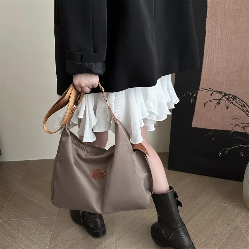 Women's Square Bag 2025 Spring New Large Capacity Shoulder Bag - Image 8