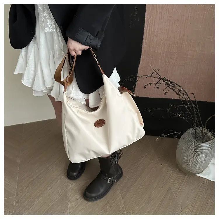 Women's Square Bag 2025 Spring New Large Capacity Shoulder Bag — feature 8