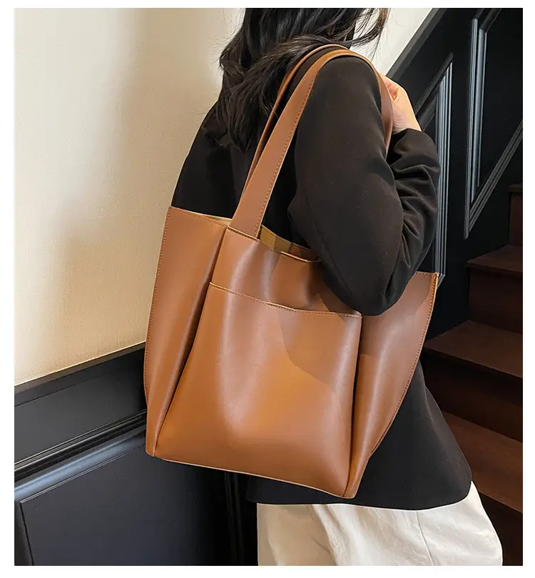 Large Capacity Leather Tote Bag for Women — feature 1