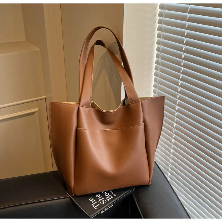 Large Capacity Leather Tote Bag for Women — feature 38