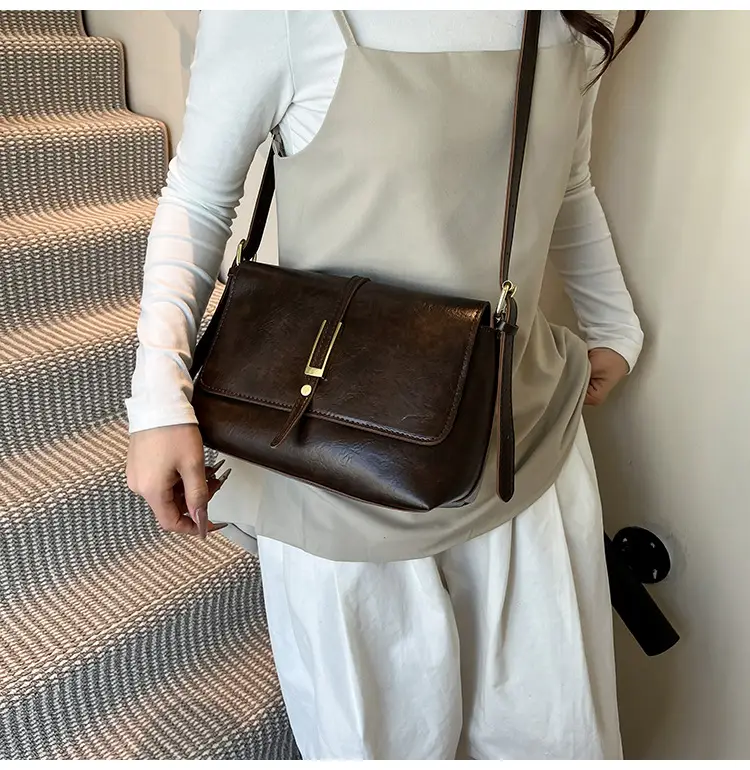 Brown Leather Shoulder Bag for Women 2025 — feature 13