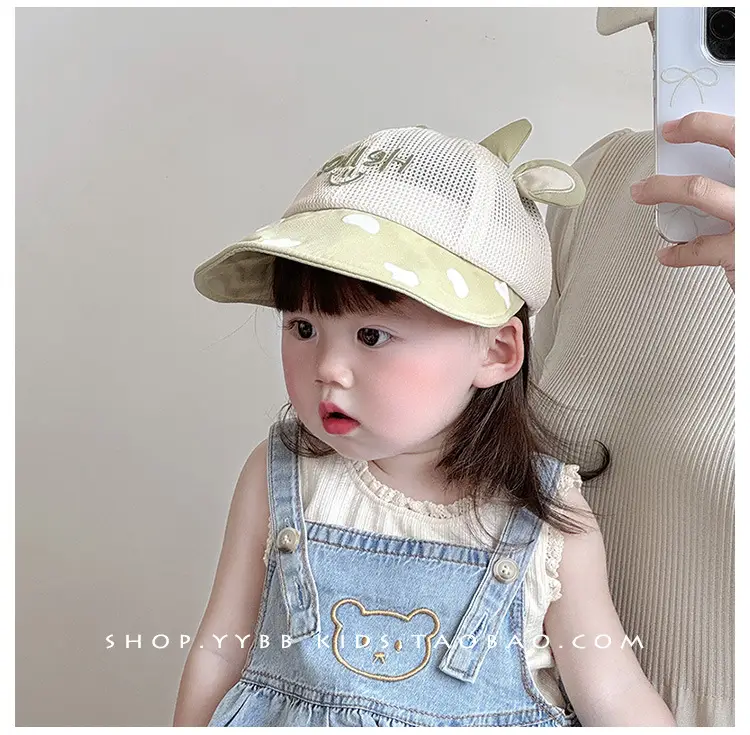 Baby Hat with Duck Tails and Heart Pattern — feature 5