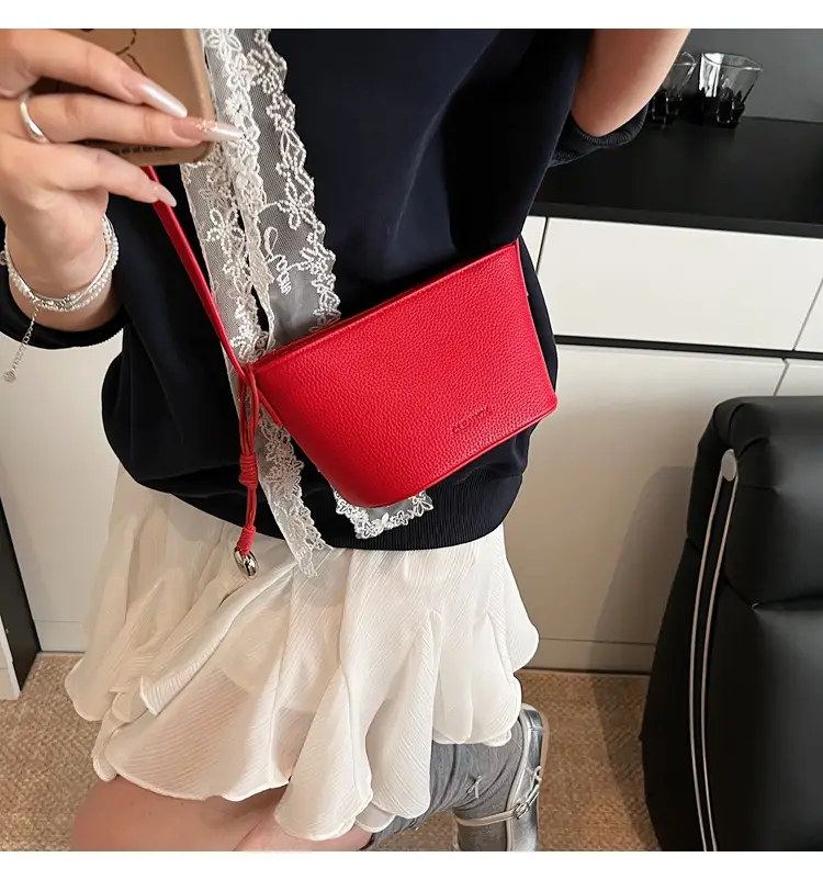 Red Korean Fashion Shoulder Bag for Women — feature 13