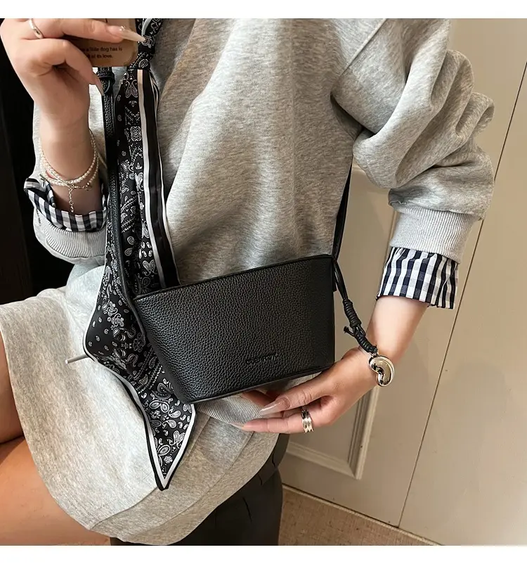 Red Korean Fashion Shoulder Bag for Women — feature 18