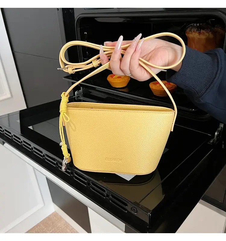 Red Korean Fashion Shoulder Bag for Women — feature 19