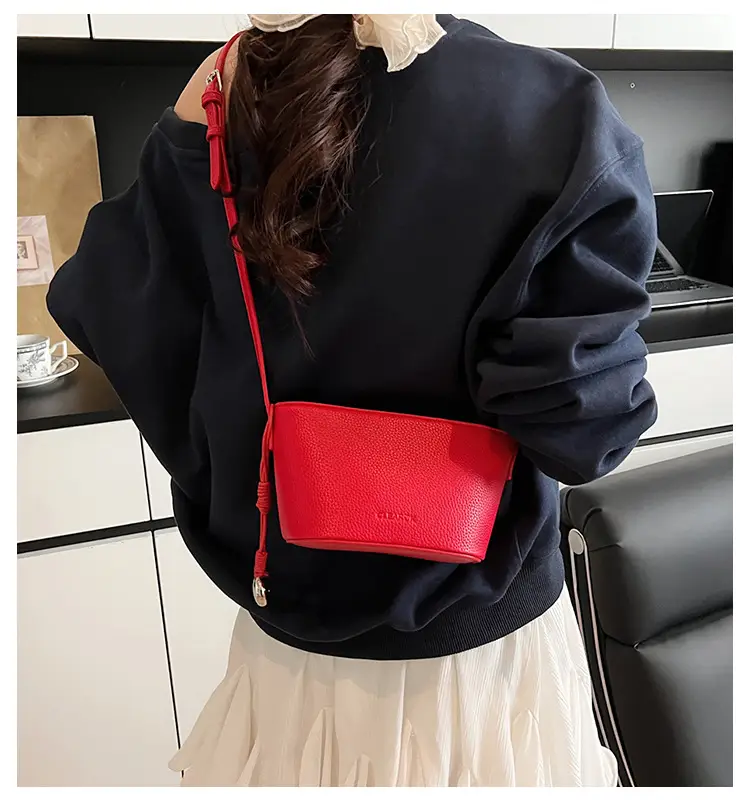 Red Korean Fashion Shoulder Bag for Women — feature 3