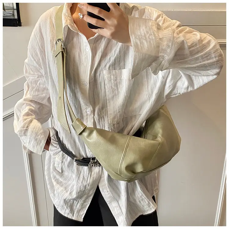 Large Capacity Leather Shoulder Bag Tan 2026 — feature 11