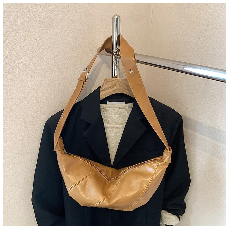 Large Capacity Leather Shoulder Bag Tan 2026 — feature 35