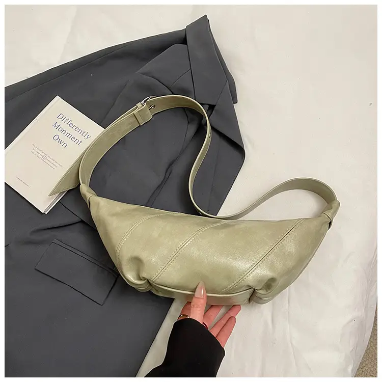 Large Capacity Leather Shoulder Bag Tan 2026 — feature 40