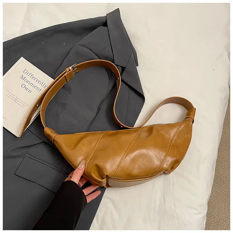 Large Capacity Leather Shoulder Bag Tan 2026 — feature 41