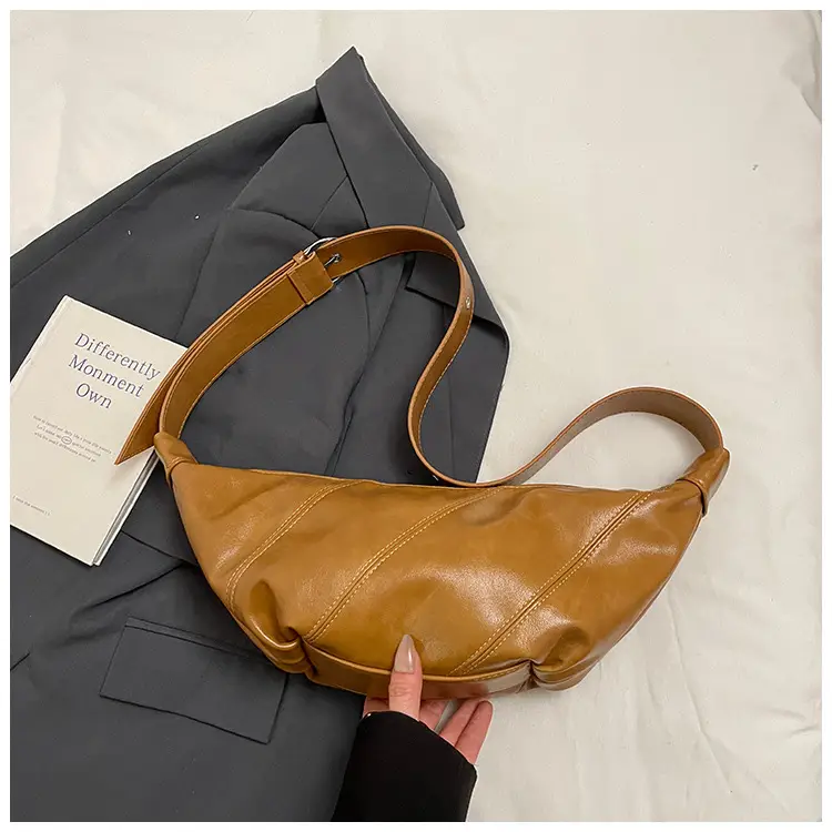 Large Capacity Leather Shoulder Bag Tan 2026 — feature 42