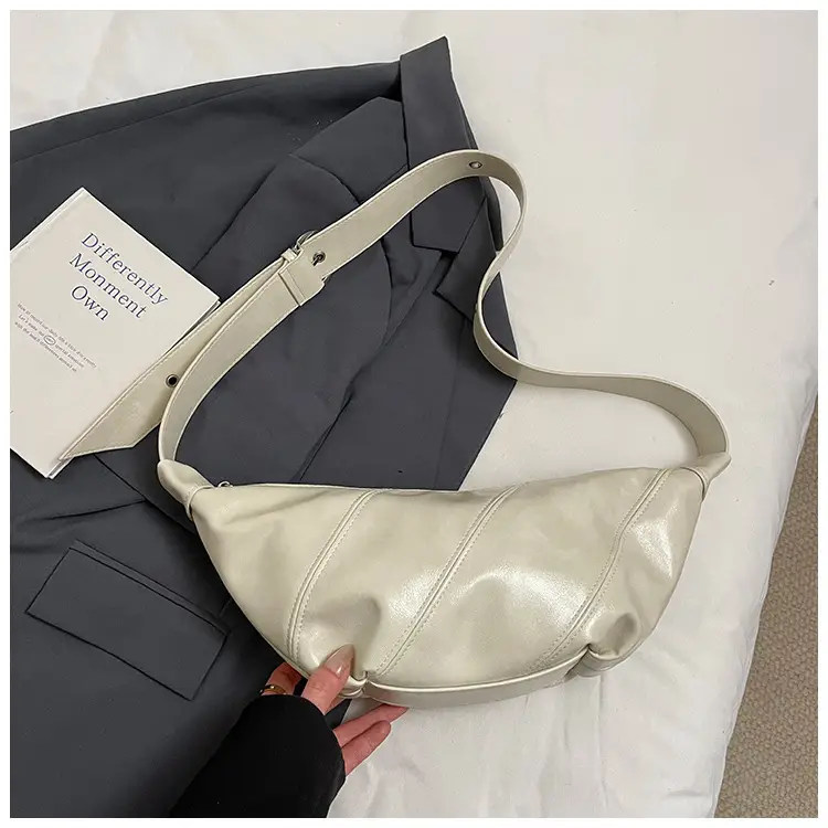 Large Capacity Leather Shoulder Bag Tan 2026 — feature 43
