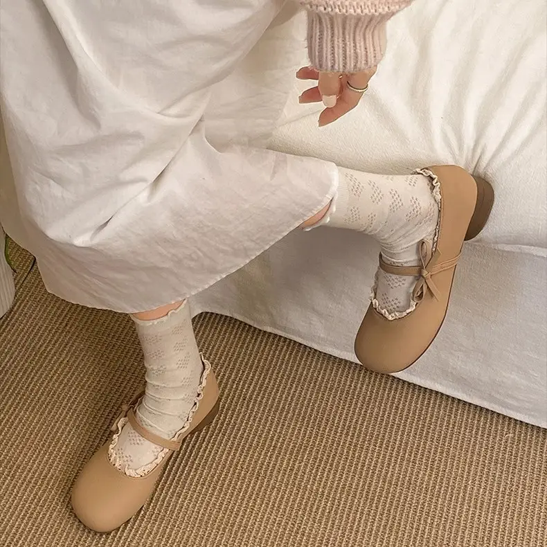 2025 New Round-Toe Mary Jane Shoes, Sweet Lace Soft-Soled Fashionable Princess Shoes, Retro Pumps - Image 4