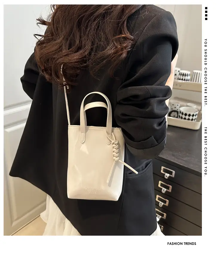 Red Textured Shoulder Bag for Women 2025 — feature 2