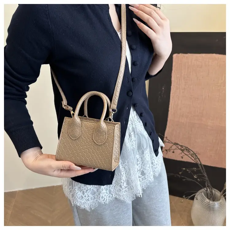 Black Rhombus Textured Shoulder Bag for Women — feature 10