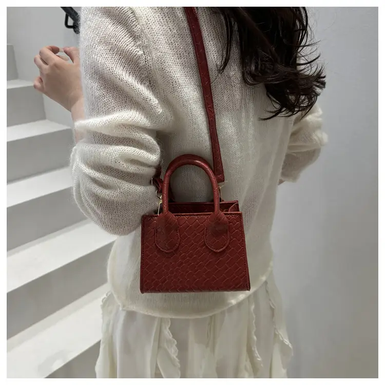 Black Rhombus Textured Shoulder Bag for Women — feature 13