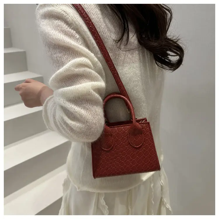 Black Rhombus Textured Shoulder Bag for Women — feature 14