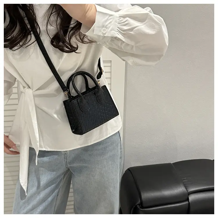 Black Rhombus Textured Shoulder Bag for Women — feature 15